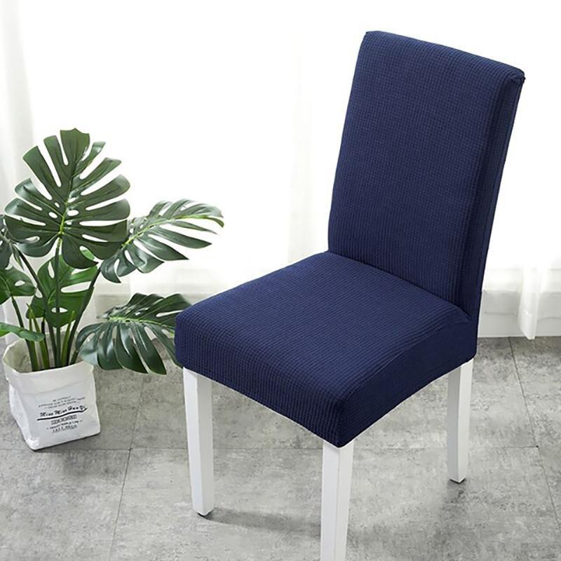 Funda de silla de comedor repelente al agua, Azul marino, colocada en una silla