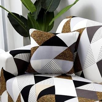 Fundas de cojín elásticas 45 × 45 cm — pack de 2, Patchwork marrón y negro, colocadas en un sofá