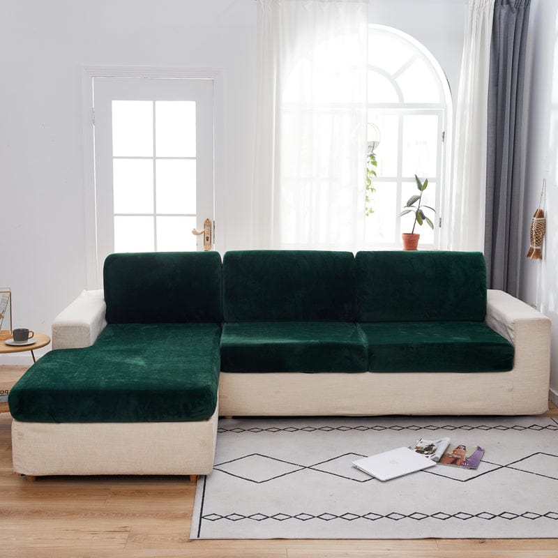 Funda de cojín de sofá de terciopelo, Verde botella, colocada en los cojines de asiento y respaldo de un sofá